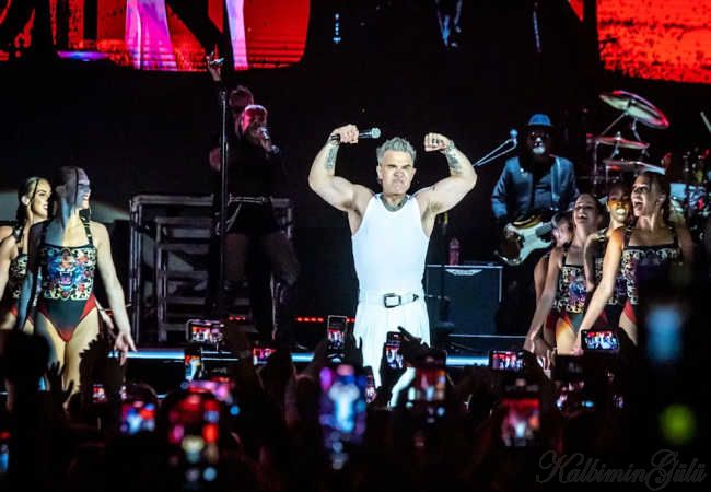 Robbie Williams: İspanya'ya karşı kas gösterisi, biz sizleri yeneriz