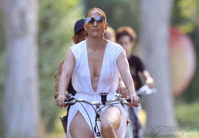 Jennifer Lopez: Hamptons'ta tek başına bisiklet turu : Magazin Haberleri!
