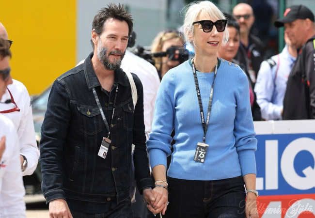 Keanu Reeves ve kız arkadaşı, Holl<span>and</span>a ile Türkiye maçını canlı izledi. : Magazin Haberleri!