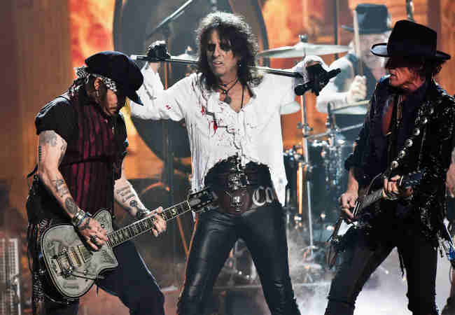 Johnny Depp, ve Alice Cooper'la Pinkpop festivalinde Rock calıyor