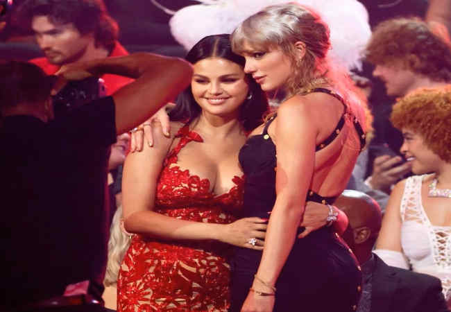 Selena Gomez ve Taylor Swift kırmızı halının büyük yıldızları : Magazin Haberleri!