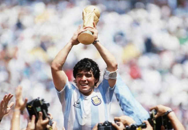 Ünlü futbol yıldızı Diego Maradona öldü : Spor haberleri!
