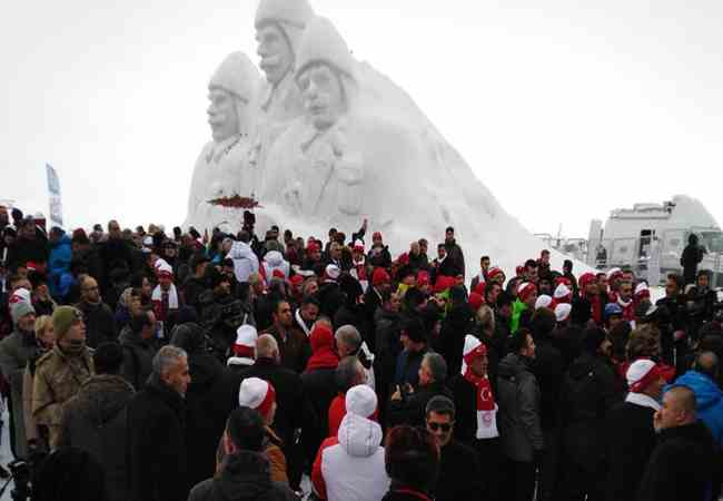 Karstan Haberler Mehmetçiklerin kardan heykellerine yogun ilgi : Güncel Haberler!