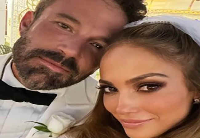 Jennifer Lopez ve Ben Affleck: Boşanmaya doğru bir adımmi? attılar!!