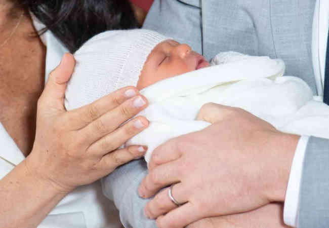 Meghan ve Prens Harry Seker Bebeyin ilk fotoğrafları. Magazin haber